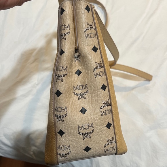 Mcm Sarah Hobo bag - Picture 6 of 8